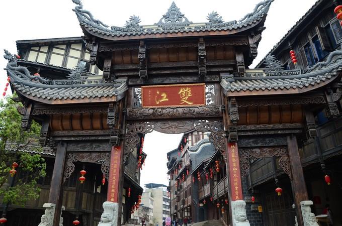 费迪南德：霍伊伦都快“饿死”了，不明白队友为何不给他传球